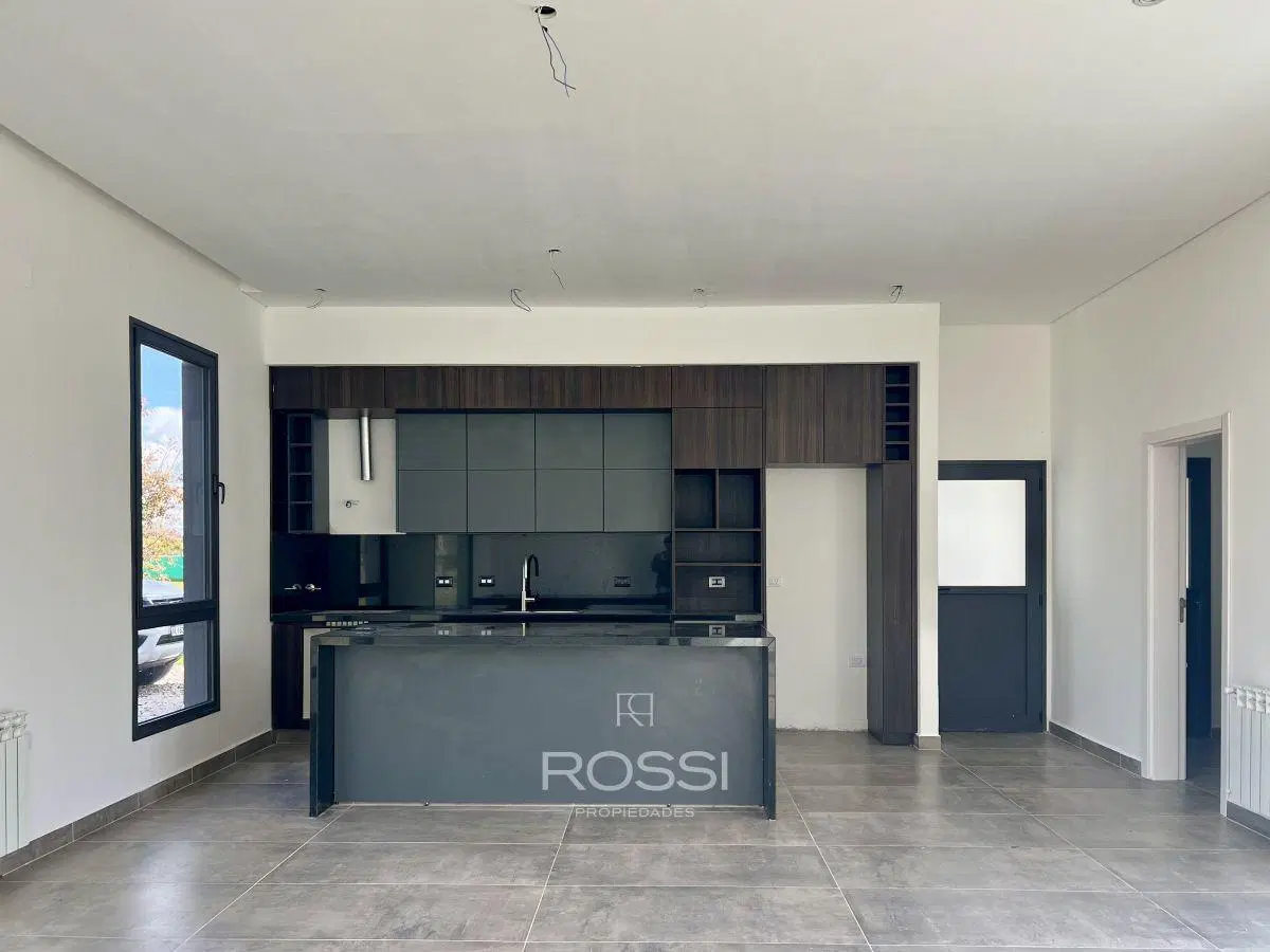 Casa a estrenar en venta en barrio cerrado | Club de Campo La Elina, Luján | 4 amb. | 153 m² cub. 3