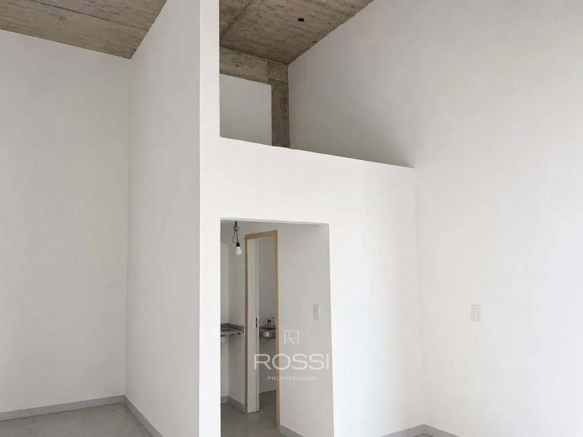 Local comercial a estrenar | Doble altura | Patio | Merlo Centro 5