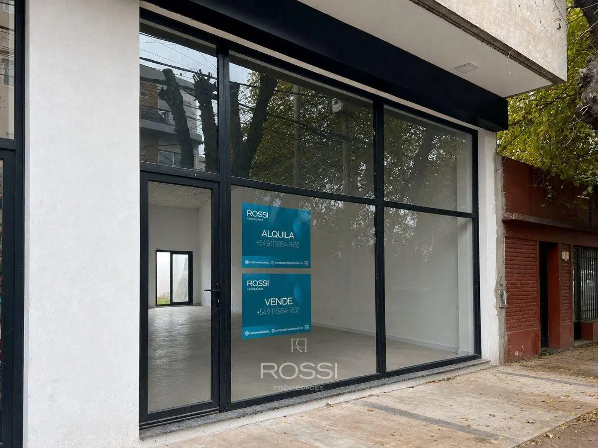 Local comercial a estrenar | Doble altura | Patio | Merlo Centro 4
