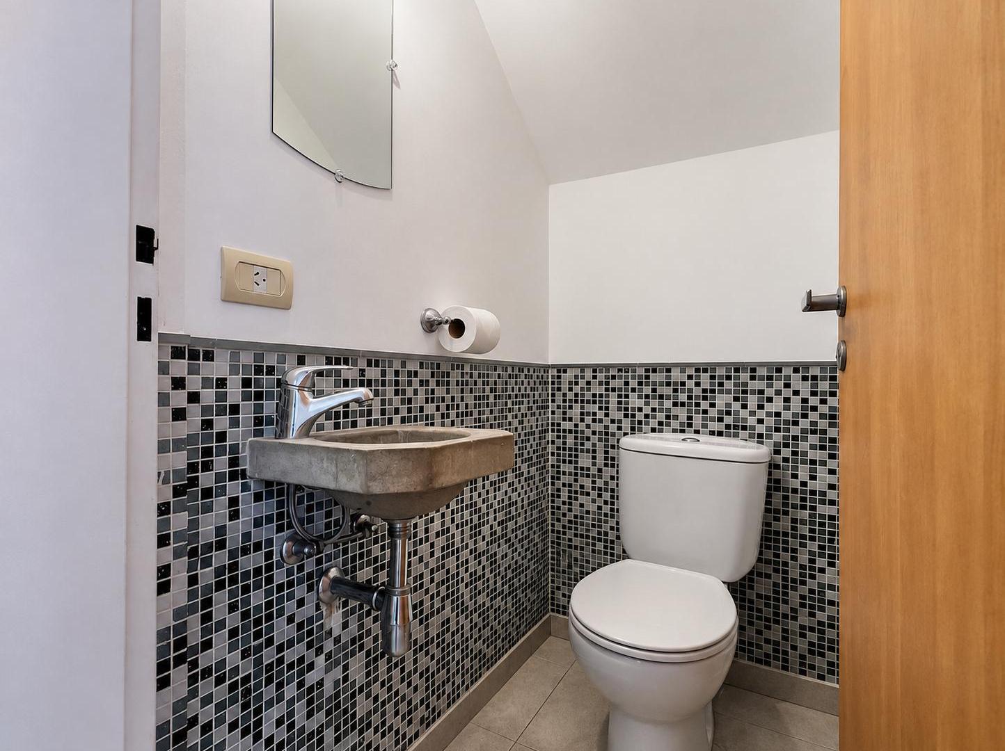 Foto de Casa 4 ambientes, 3 dormitorios, suite y jardín con pileta y parrilla |, imagen 4