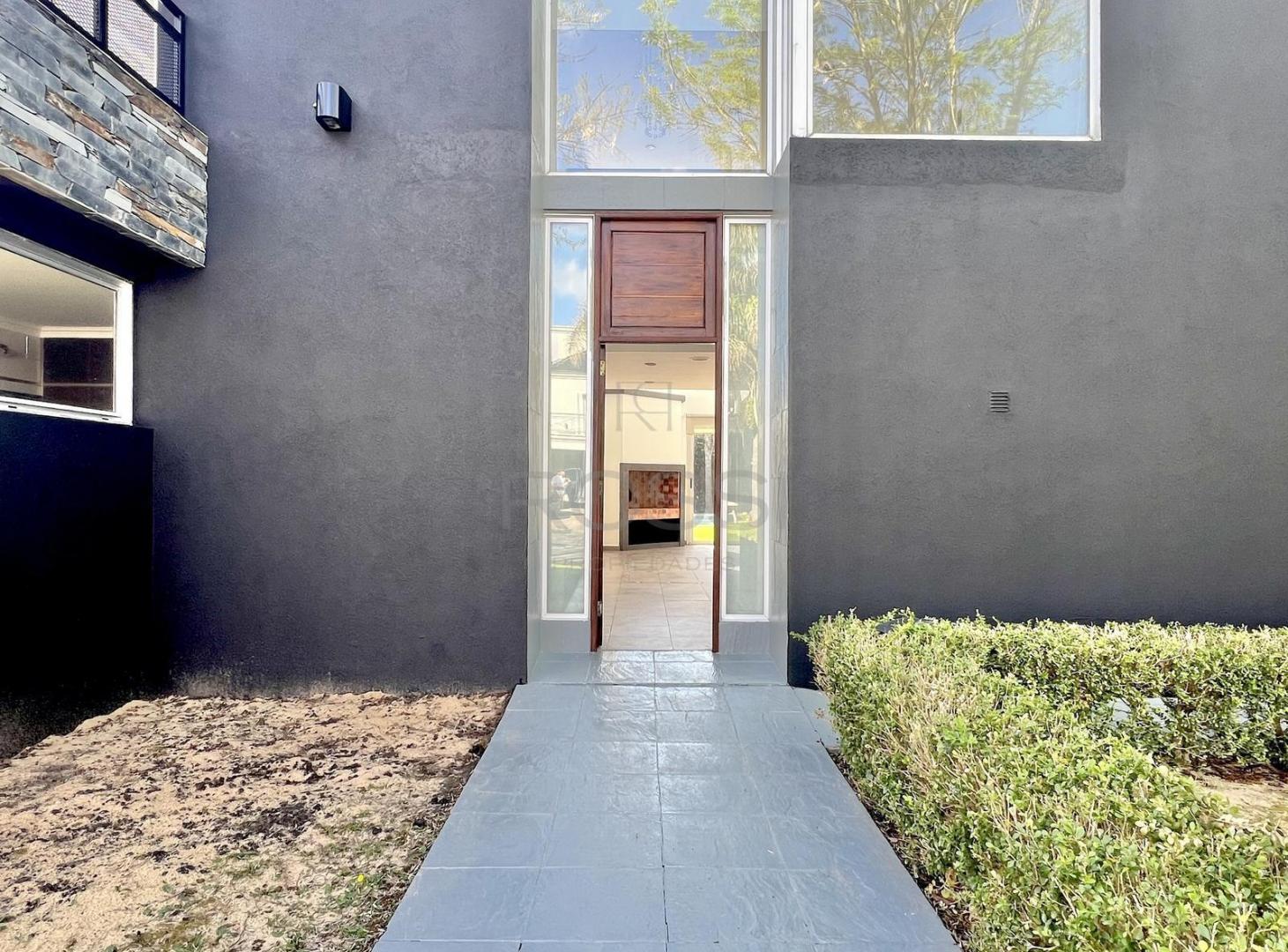 Foto de Casa 280 m² | Suite en PB | Pileta | Quincho con parrilla - Barrio, imagen 3