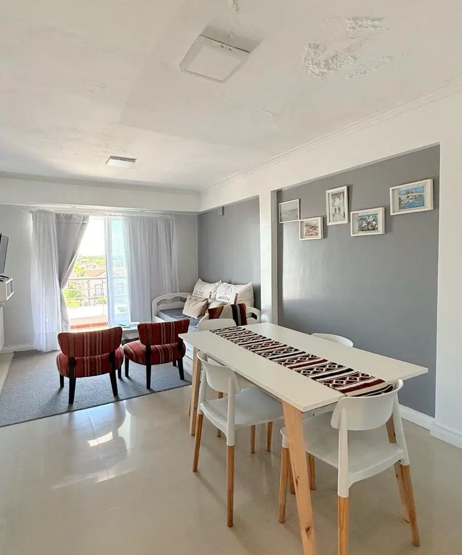Departamento 2 ambientes cfte. abierto con cochera - La Perla 5