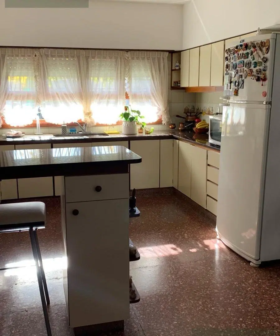 Casa 4 ambientes con parque Villa Primera 8