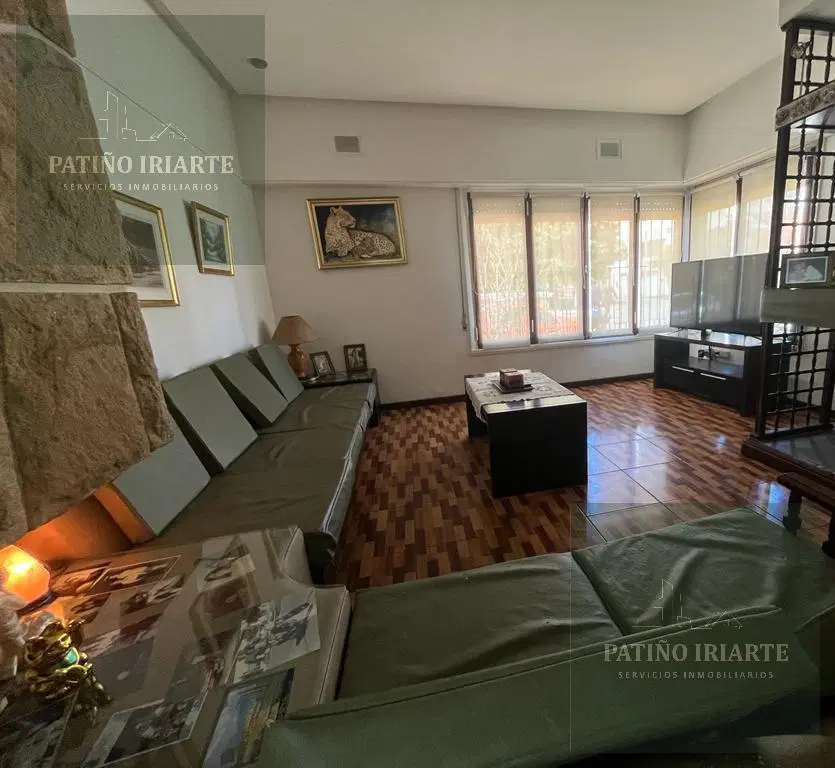 Chalet 6 ambientes con dependencia y garage doble 3