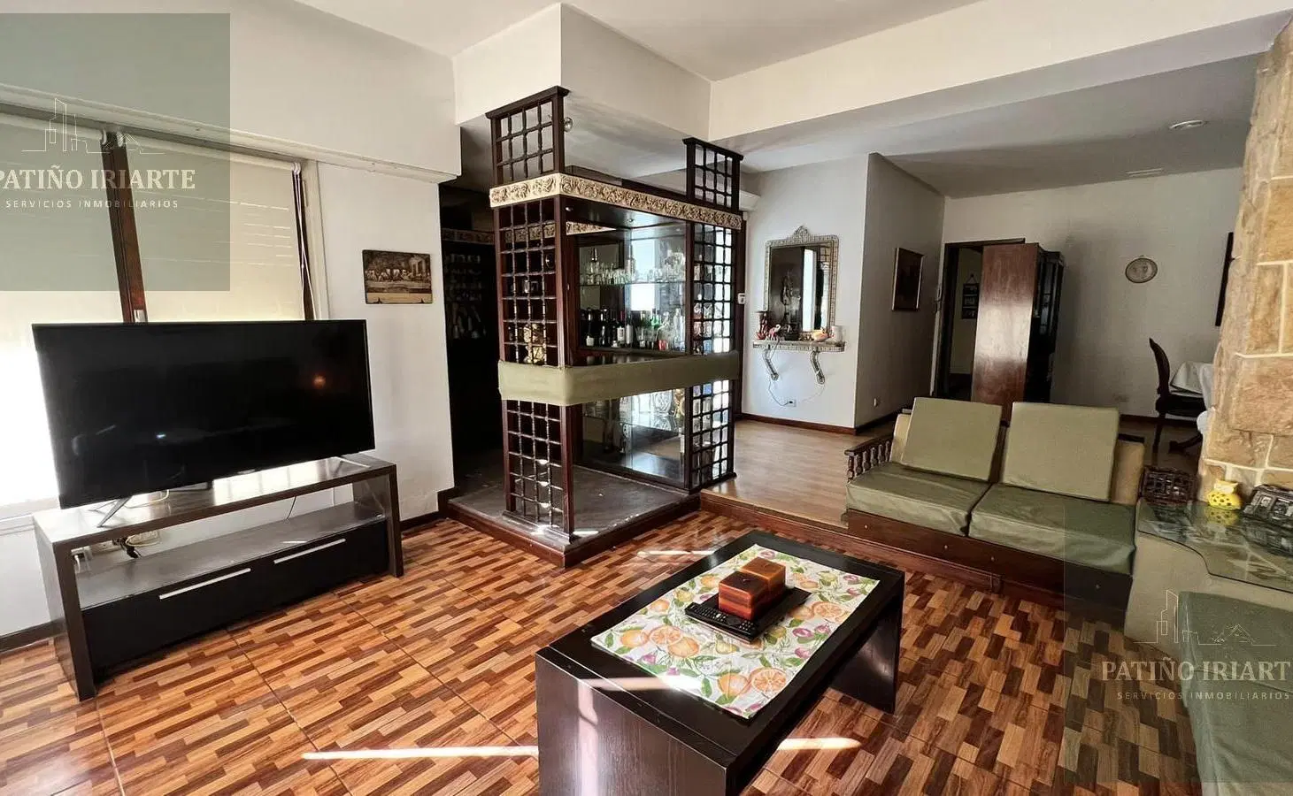 Chalet 6 ambientes con dependencia y garage doble 1