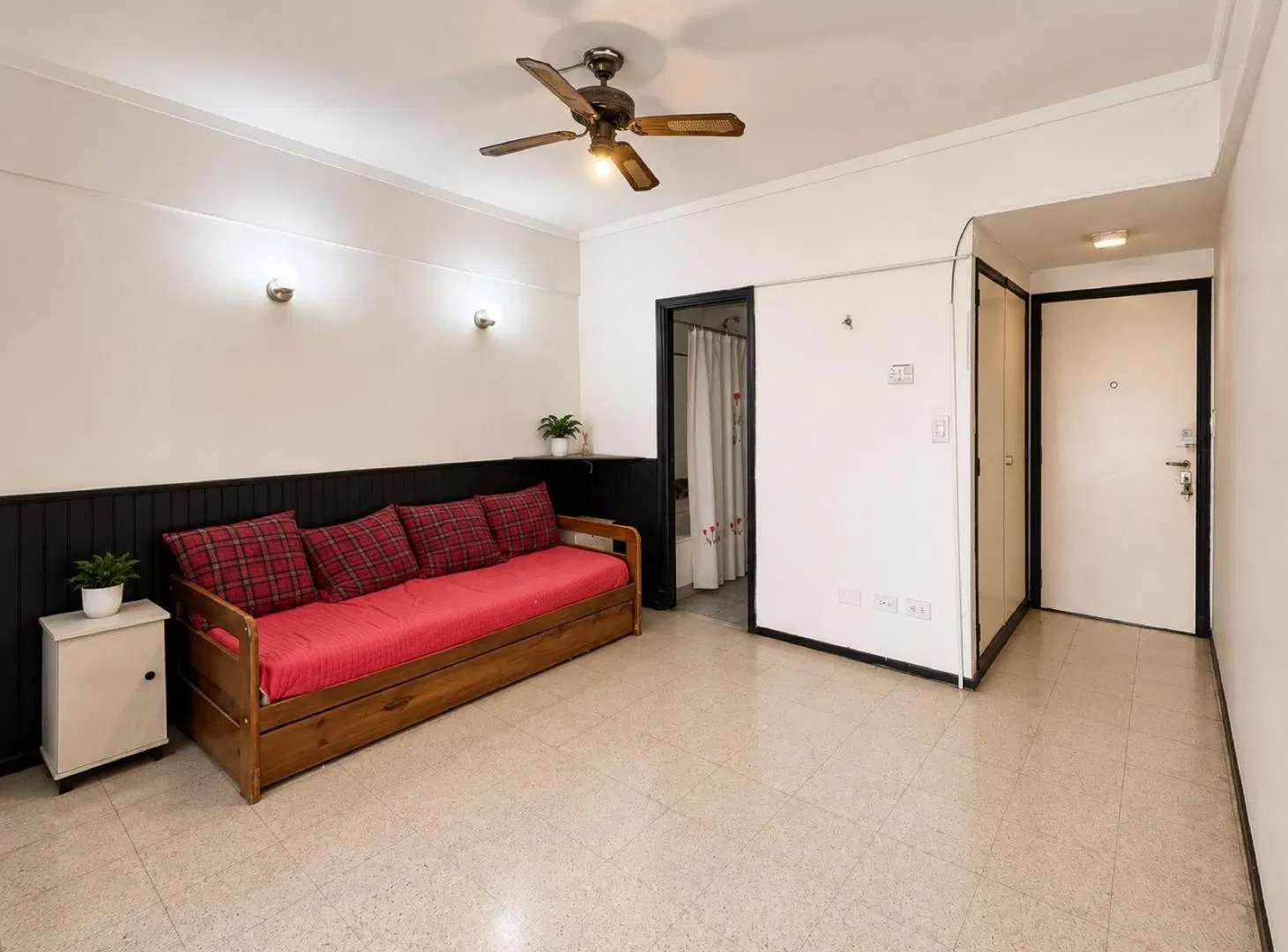 Departamento de 1 1/2 ambiente Plaza Colón 1