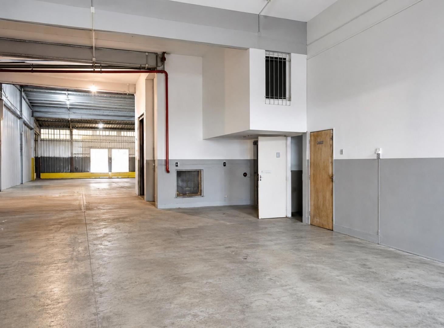 Foto de Galpón con vivienda en venta, imagen 2