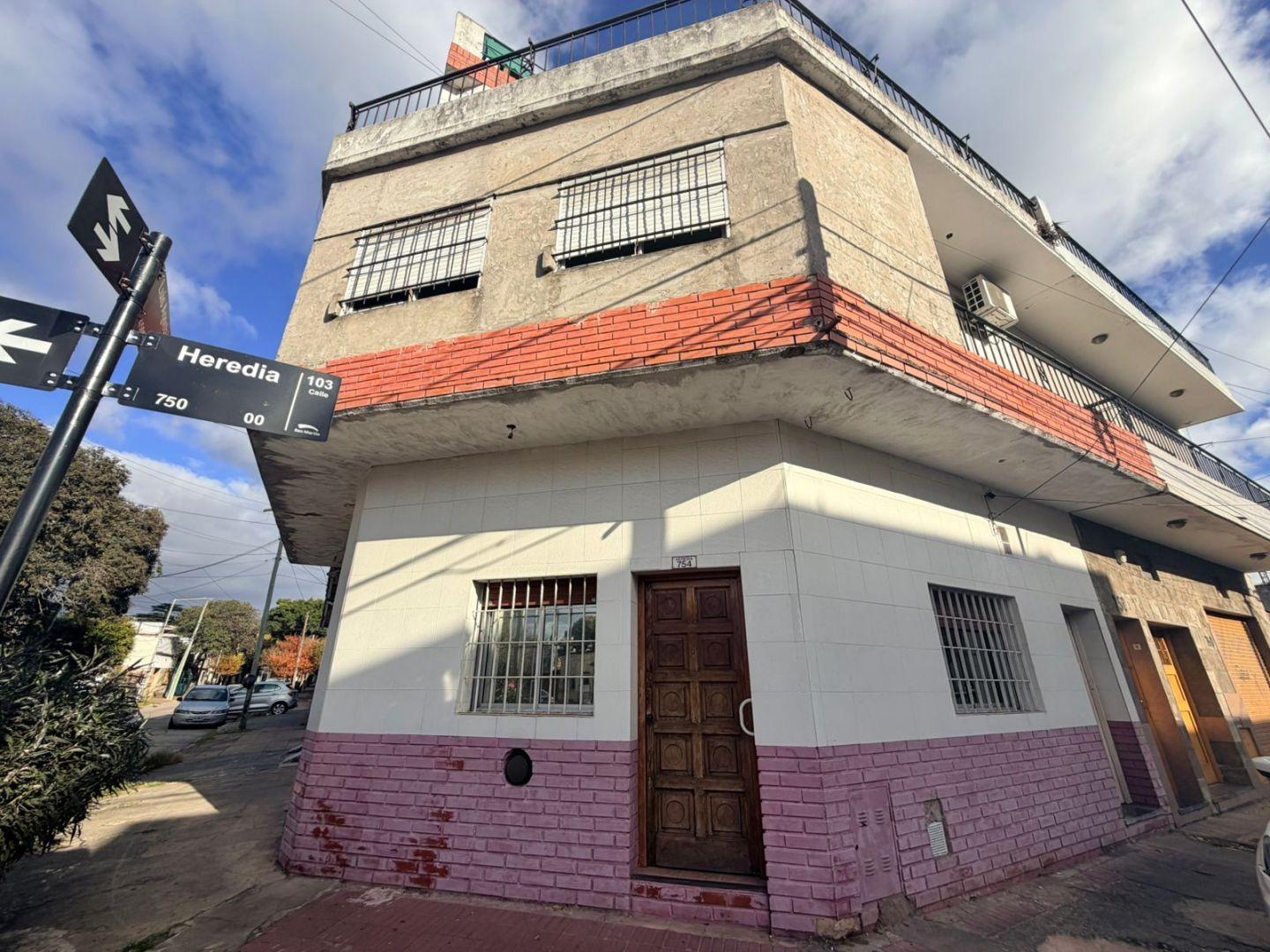Departamento 4 ambientes. | Heredia 756