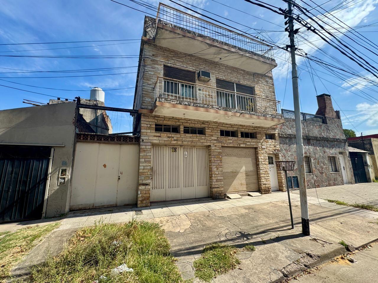 Casa 3 ambientes. | Azcuenaga 3514