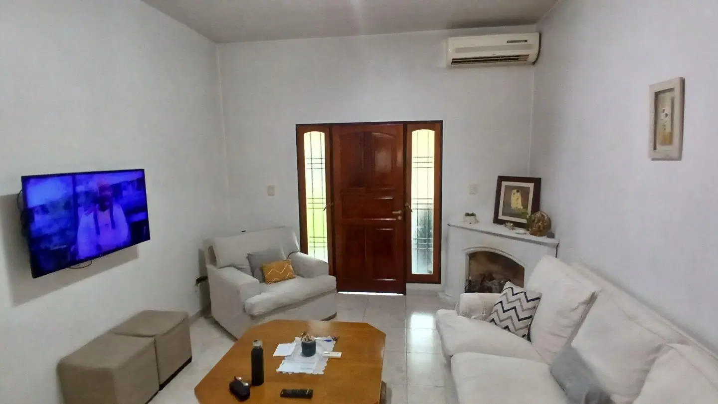 Casa 4 ambientes. | Sargento Cabral 168 3