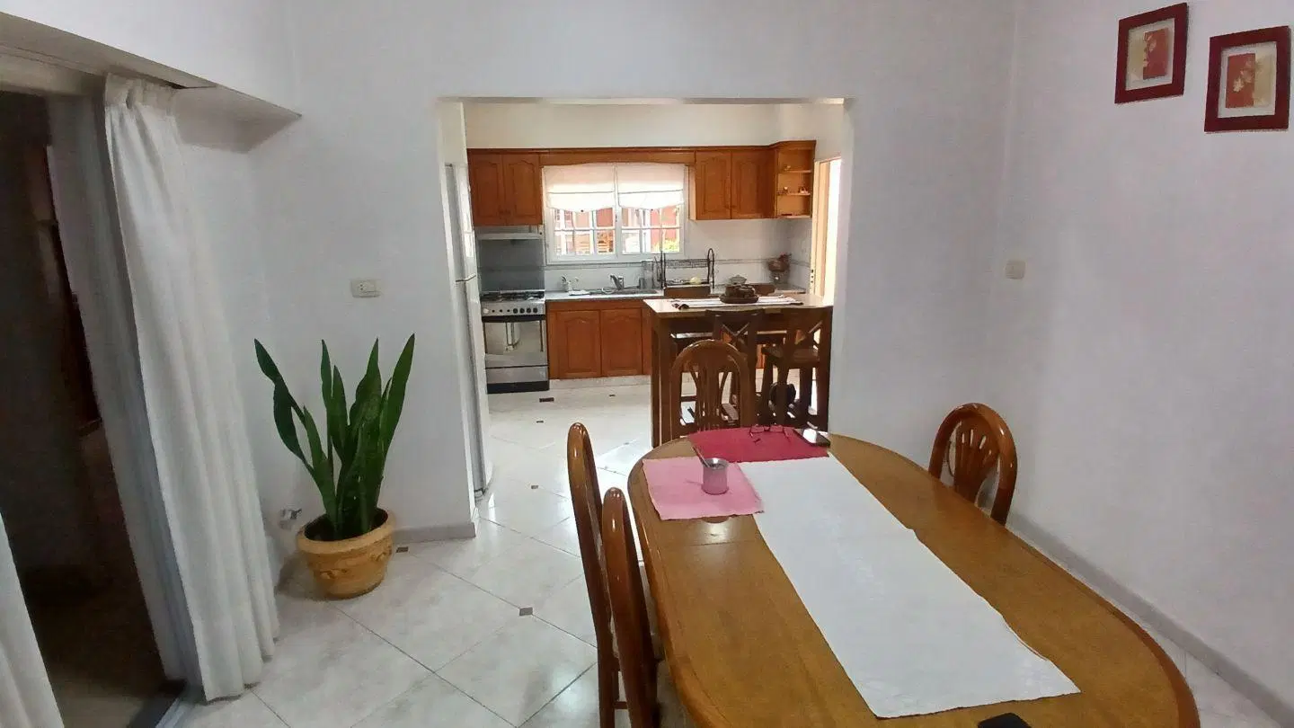Casa 4 ambientes. | Sargento Cabral 168 2