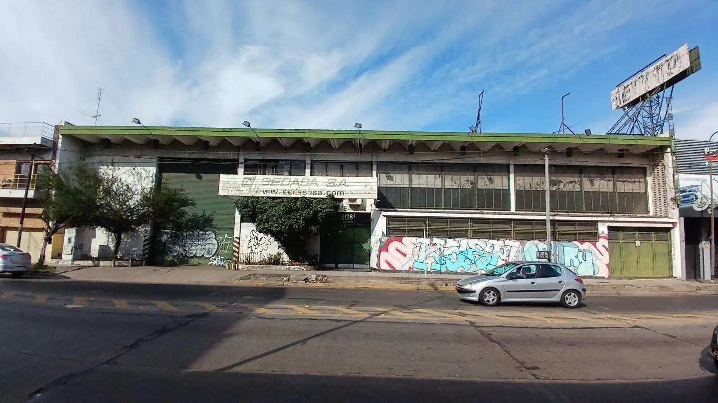 Galpón . | Alvear 3138 2