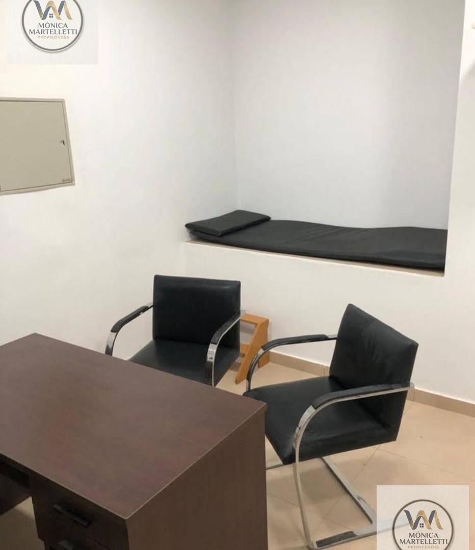 Foto de Local/4 Consultorios y un quirófano en planta alta, imagen 3