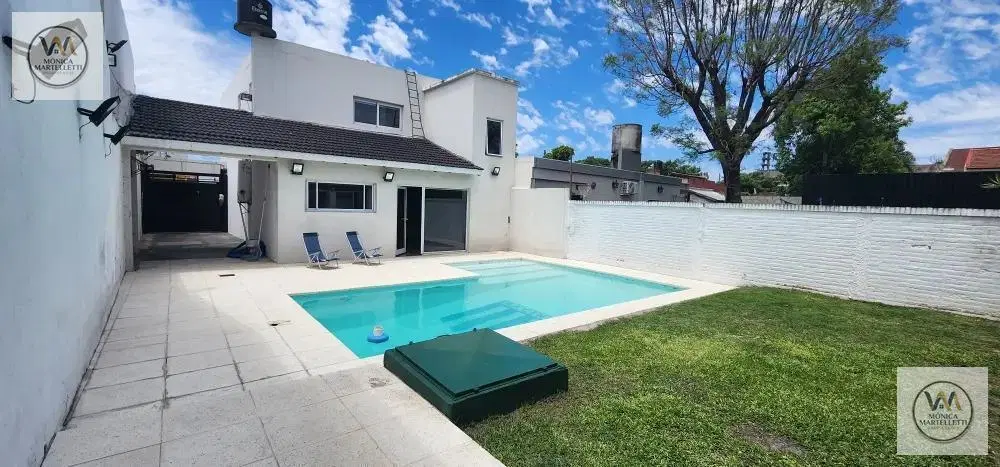 Hermosa Casa de 6 ambientes en Morón 2