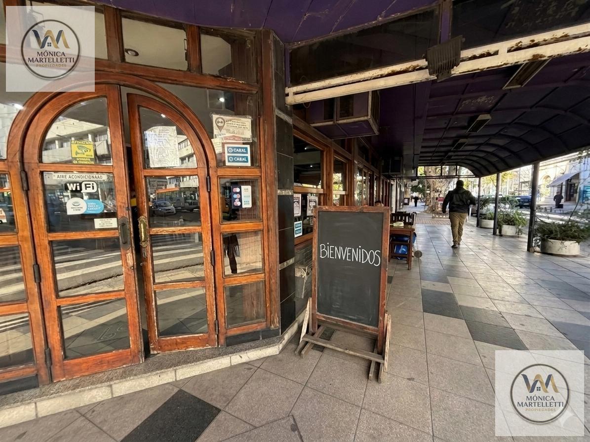 Histórico Local Comercial/gastronómico en Cabildo 200 - Frente a la UM