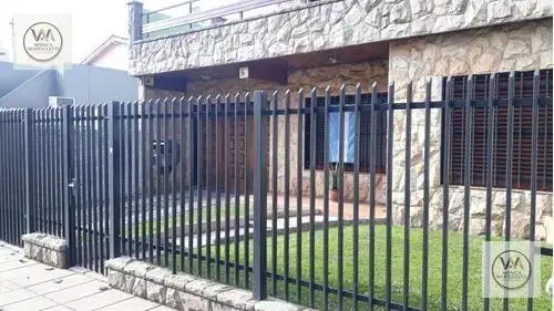 Hermosa casa de 6 ambientes en Hurlinghan 3