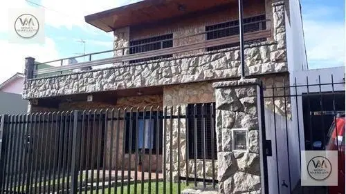 Hermosa casa de 6 ambientes en Hurlinghan 2