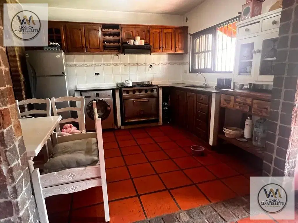 Hermoso chalet de 2 plantas Ituzaingo Norte 3