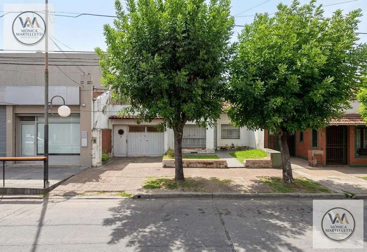 CASA DE 3 AMBIENTES-IDEAL INVERSOR O DESARROLLADOR CASTELAR NORTE 2
