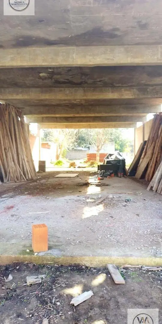 Venta de terreno amplio con losa en Gonzalez Catan 5
