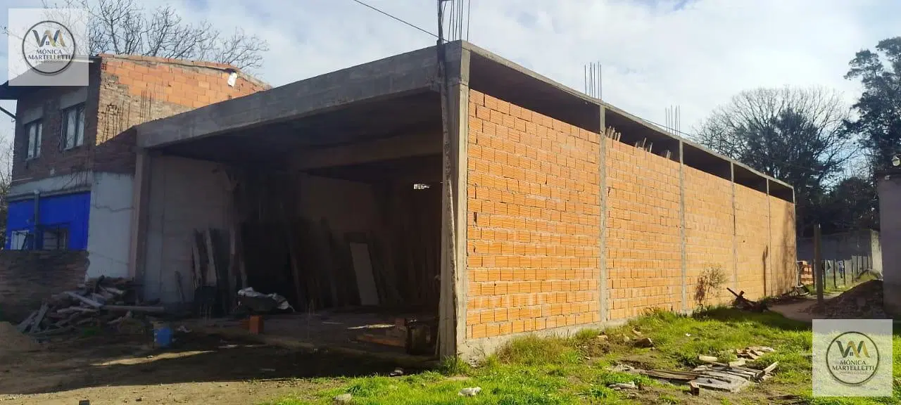 Venta de terreno amplio con losa en Gonzalez Catan 5