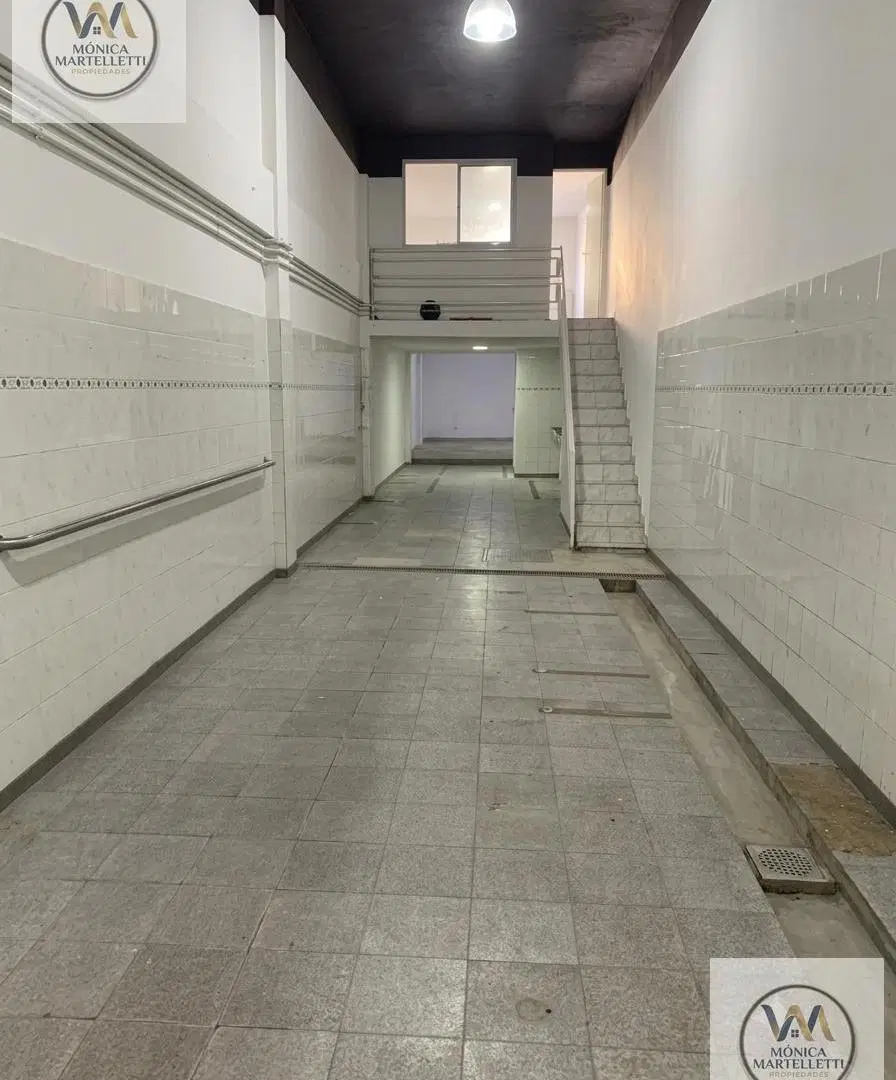 LOCAL EN UBICACIÓN ESTRATÉGICA A UN METRO DE LA ESTACIÓN DE CASTELAR 5