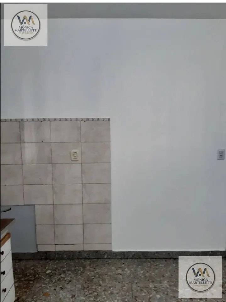 CASA DE 3 AMBIENTES CON COCHERA Y PARQUE -VILLA LUZURIAGA 8