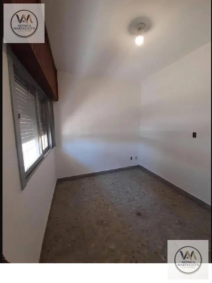 CASA DE 3 AMBIENTES CON COCHERA Y PARQUE -VILLA LUZURIAGA 3
