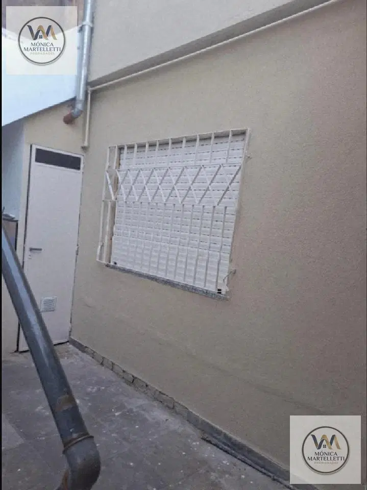 CASA DE 3 AMBIENTES CON COCHERA Y PARQUE -VILLA LUZURIAGA 4