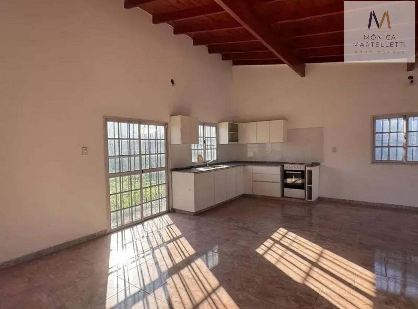 Foto de Casa 3 ambientes con cochera - Villa Gobernador Udaondo, imagen 4