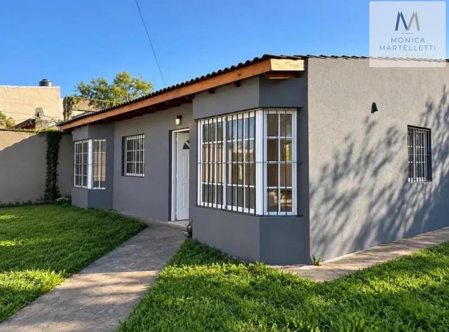 Foto de Casa 3 ambientes con cochera - Villa Gobernador Udaondo, imagen 1