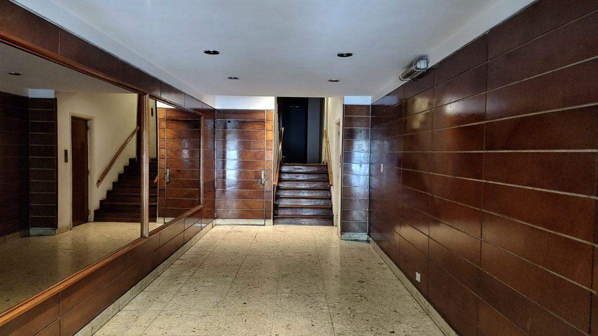 Foto de 3 Ambientes, Impecable Con Balcón Y Vista Abierta, imagen 2