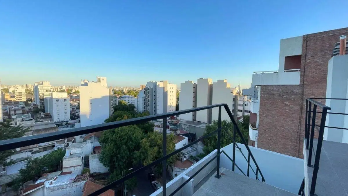 Venta departamento monoambiente en Villa del Parque con balcon terraza 4