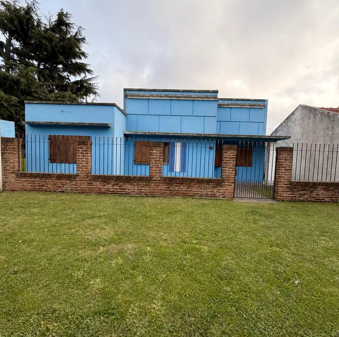Casa 3 Dormitorios con Gran Parque en Calle 40 – Balcarce 1
