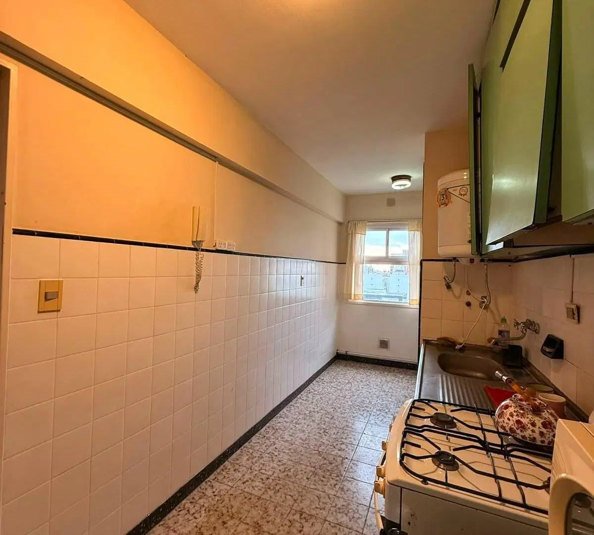 3 Ambientes a Reciclar | Living Comedor | Cocina Separada | USD 75.000 5