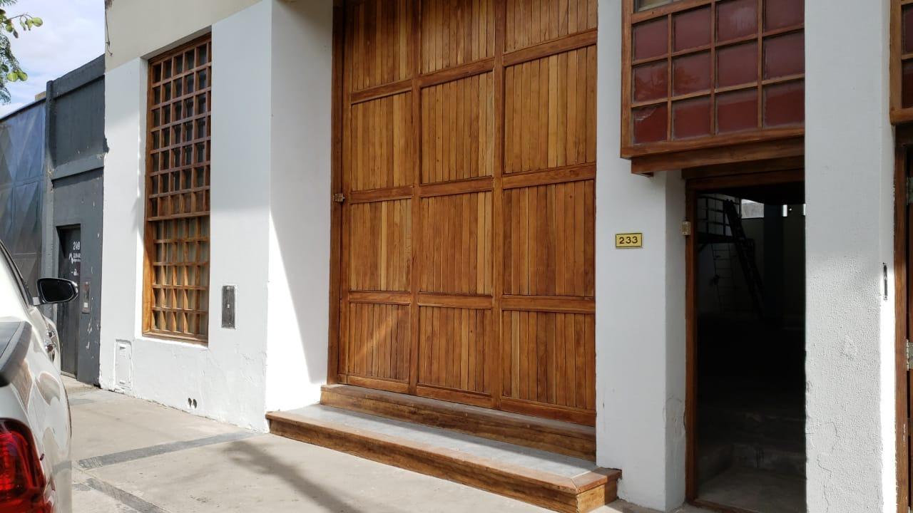 Foto de Bodega-Galpon en Alquiler en Barrio Santa Rita, imagen 1