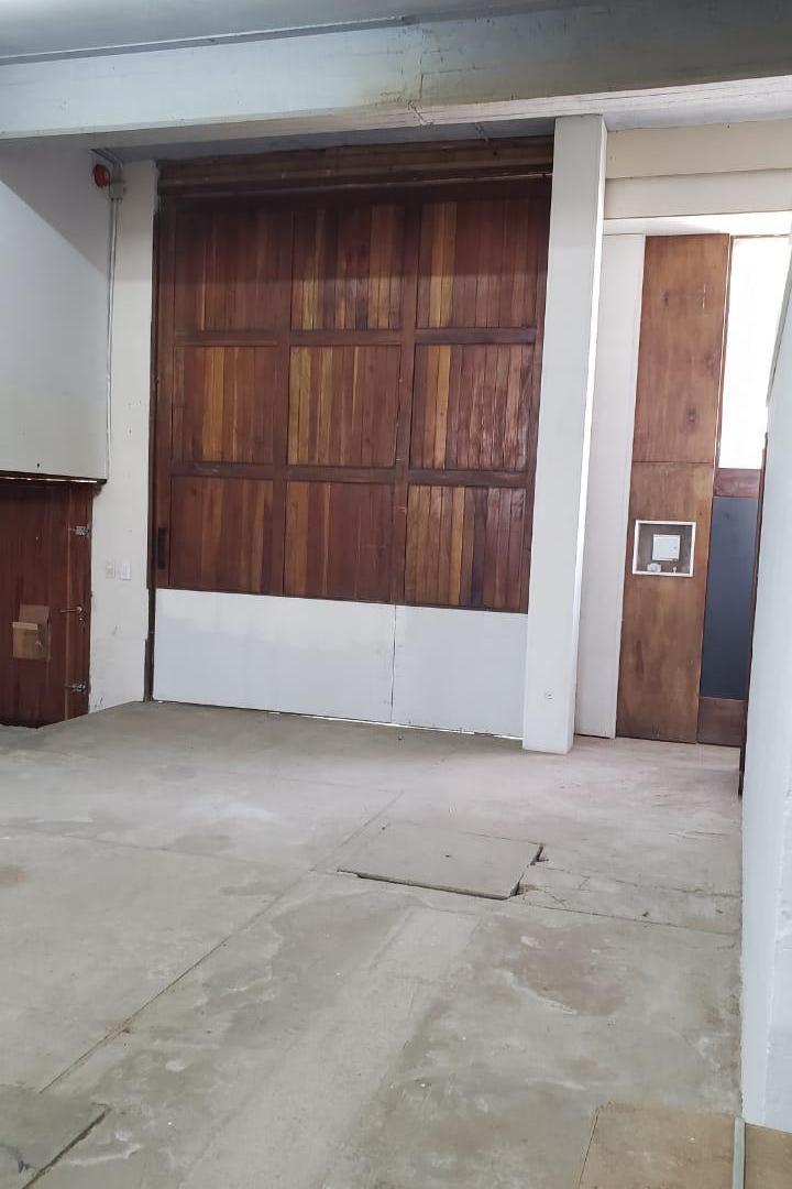 Foto de Bodega-Galpon en Alquiler en Barrio Santa Rita, imagen 3