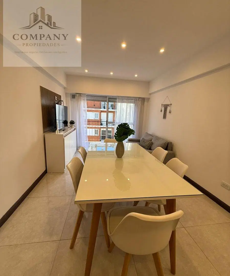 Departamento en venta 3 ambientes a la calle con balcon corrido. 1