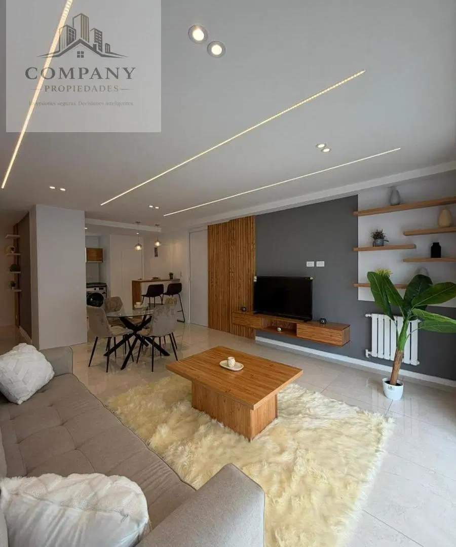 Departamento en en venta 3 ambientes a la calle con balcon saliente. 2