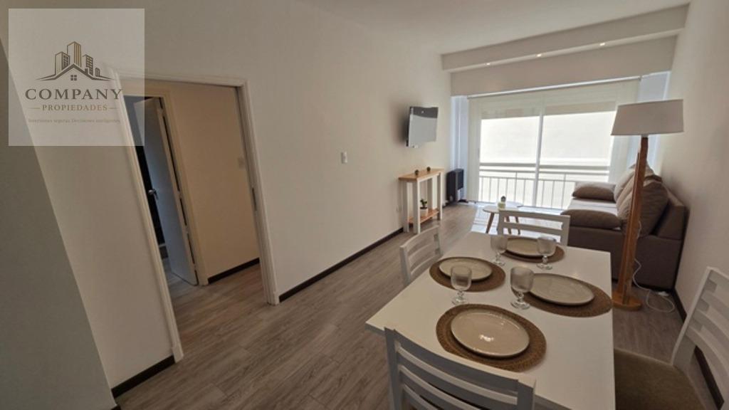 Foto de Departamento en venta 3 ambientes a la calle sobre vereda de sol, imagen 2