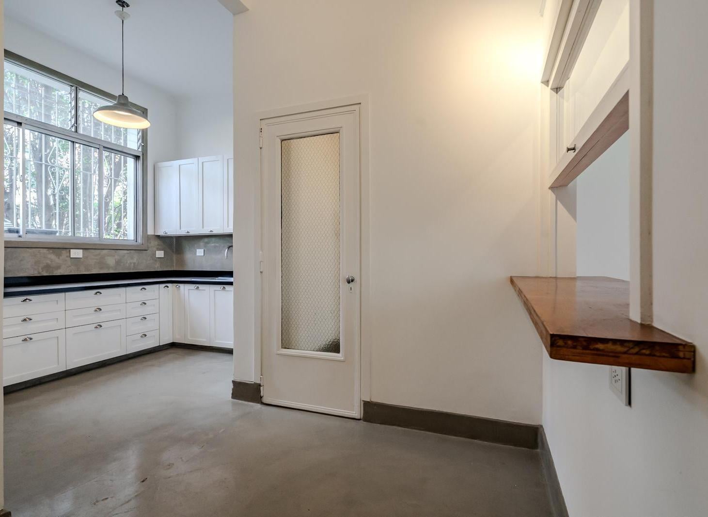 Foto de VENTA DEPARTAMENTO 4 AMBIENTES EN BARRIO RAWSON LUMINOSO, imagen 4