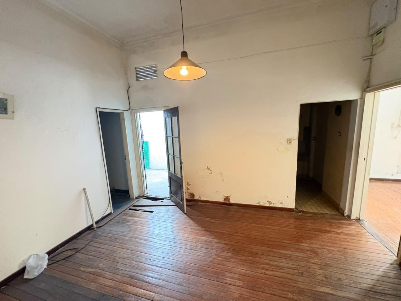 Foto de CASA EN ALQUILER 4 AMBIENTES EN VILLA DEVOTO - USO COMERCIAL, imagen 4