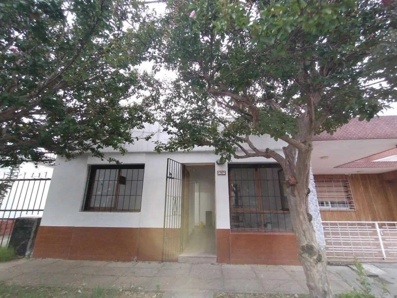 Andres Ferreyra 753, Haedo. 2 amb con Patio y Cochera. 5