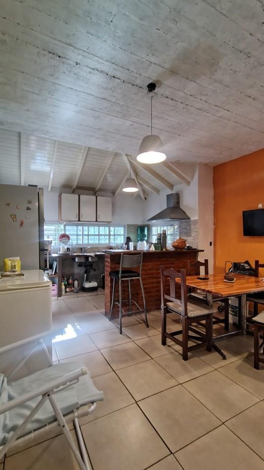 Foto de Venta Casa 3 ambientes Hurlingham Cochera, imagen 1