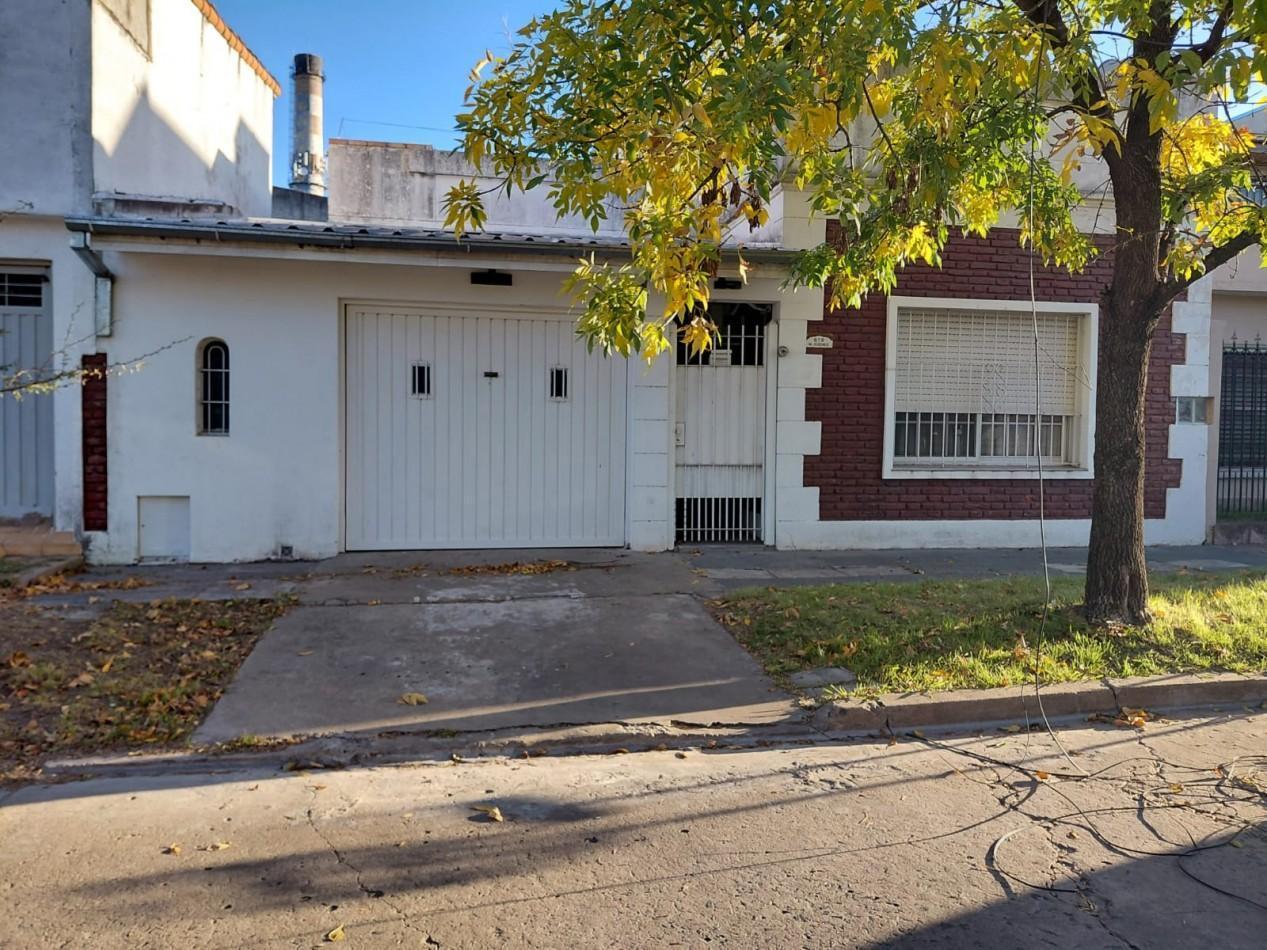 Foto de VENTA CASA 3 AMBIENTES HURLINGHAM CON DOBLE COCHERA, imagen 1