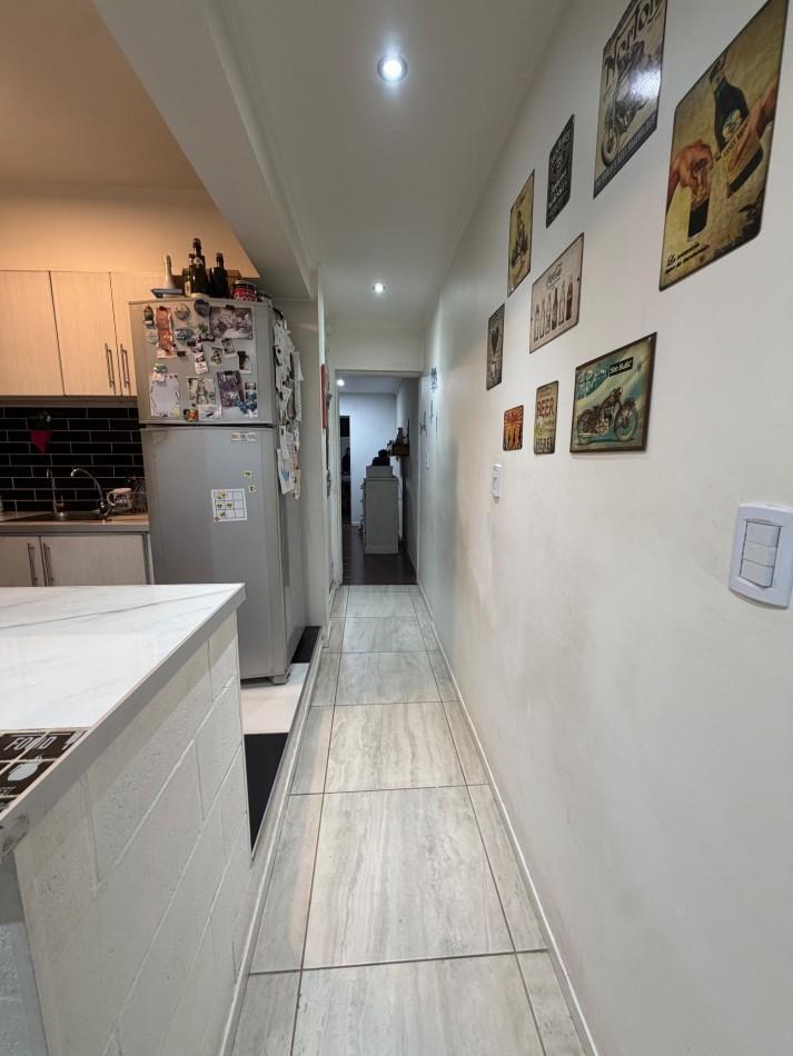 Foto de Venta de ph Moderno en Moron con Patio, imagen 2