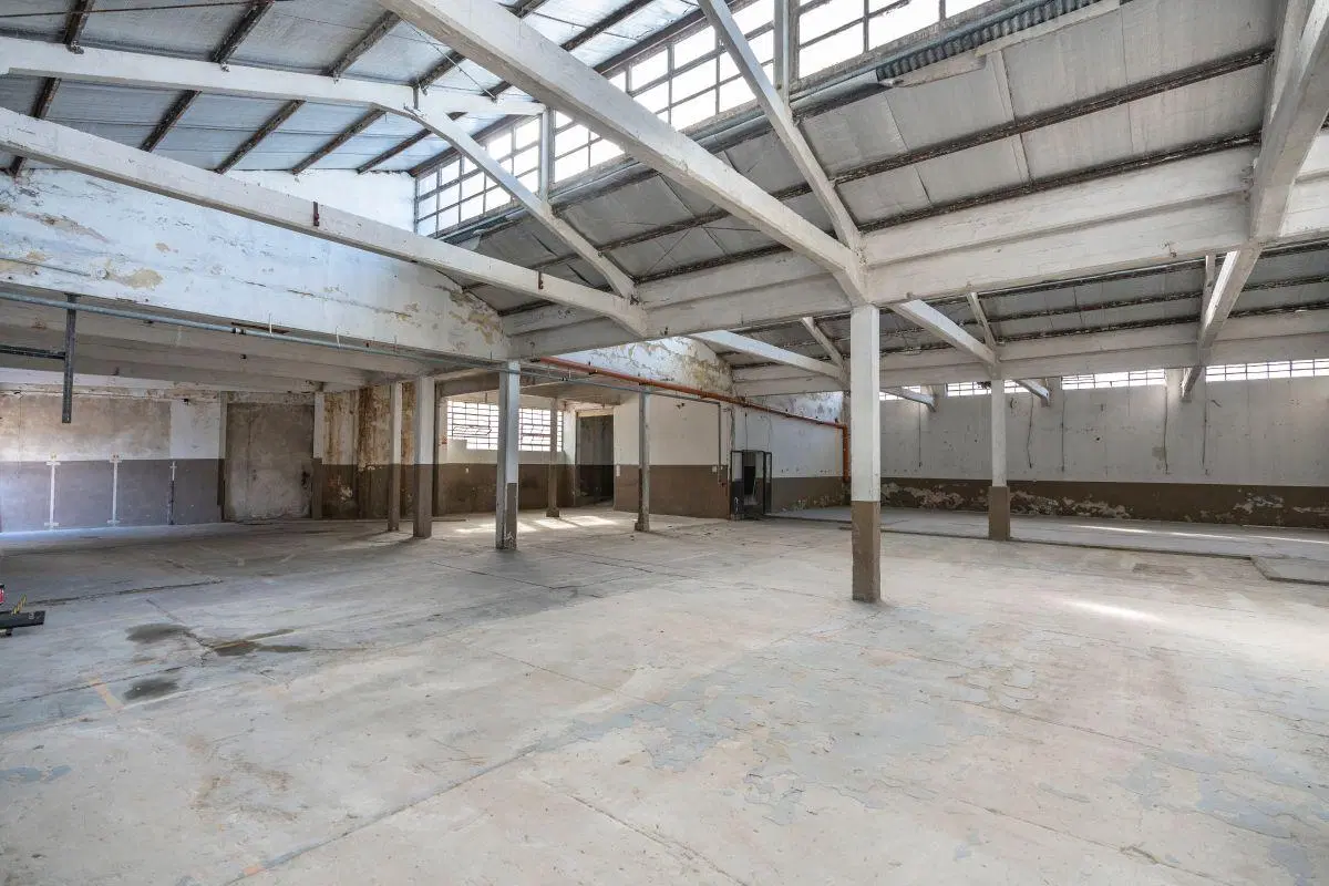 Depósito en Alquiler en Parque Suárez – 655 m², Planta Baja, Operación 24/7, J. León Suárez 5