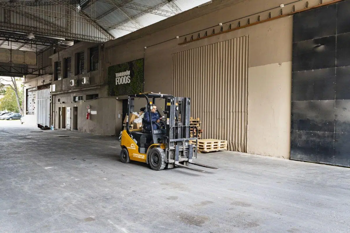 Depósito en Alquiler en Parque Suárez – 204 m², Planta Baja, Operación 24/7, J. León Suárez 5