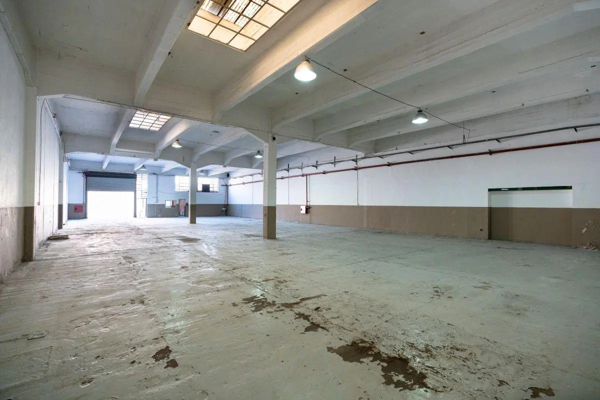 Depósito en Alquiler en Parque Suárez – 576 m², Planta Baja, Operación 24/7, J. León Suárez 4