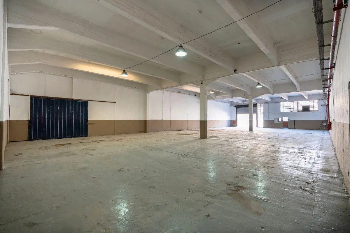 Depósito en Alquiler en Parque Suárez – 576 m², Planta Baja, Operación 24/7, J. León Suárez 2